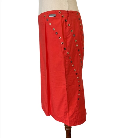 Versace Skirt with gorgeous detail on the back. - Picture 2 of 4